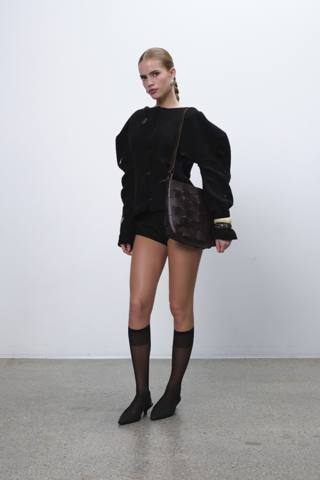 192088_DarkBrown_Model1
