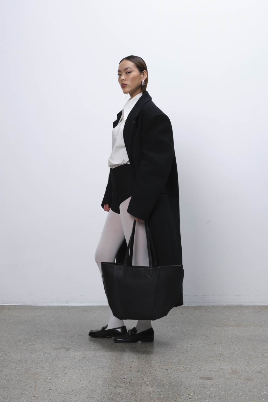 203659_Black_Model1