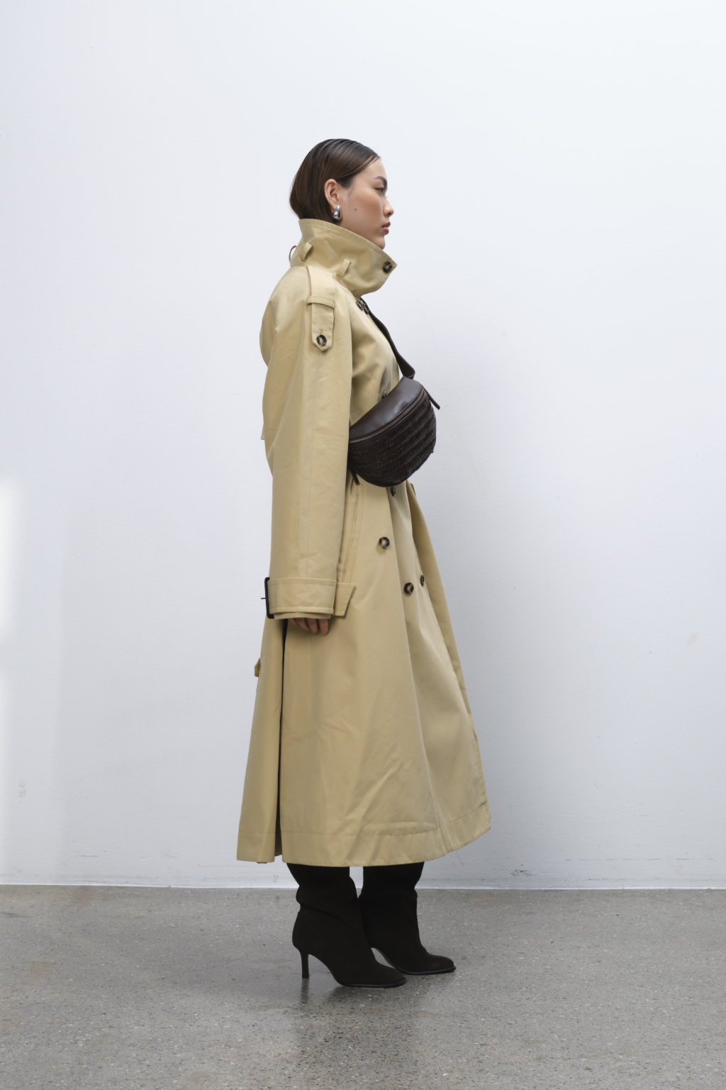 203952_DarkBrown_Model1